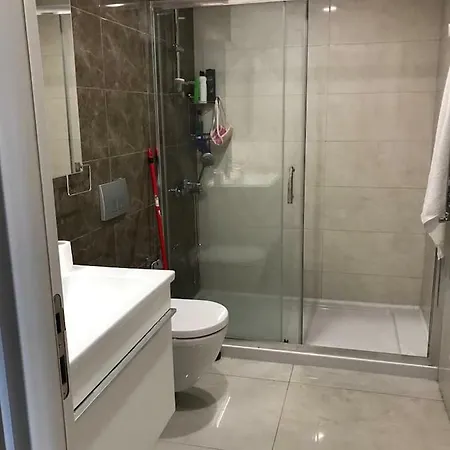 Apartment 3+1 Luxury Flat With A Lake View In A Private Compound *